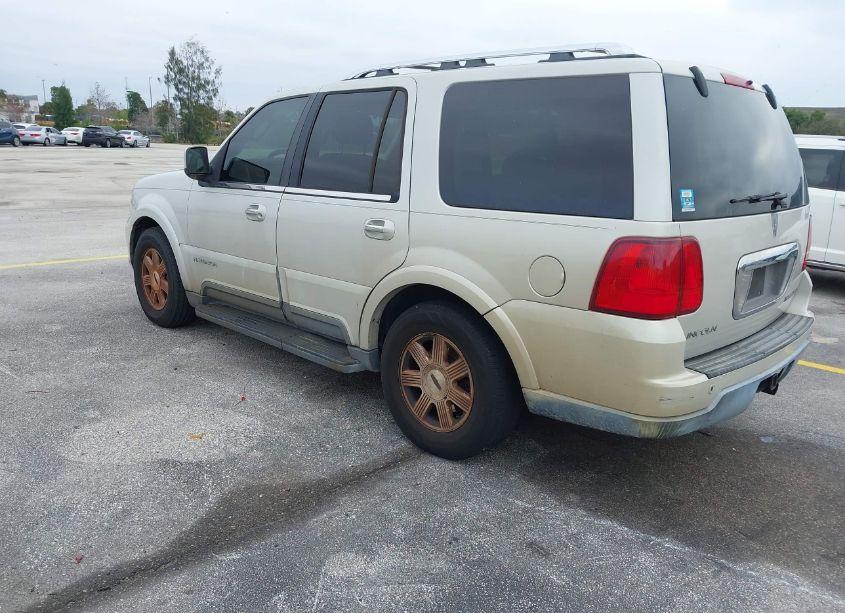 Photo 3 of 2004 Lincoln Navigator (VIN 5LMFU27R34LJ41169)