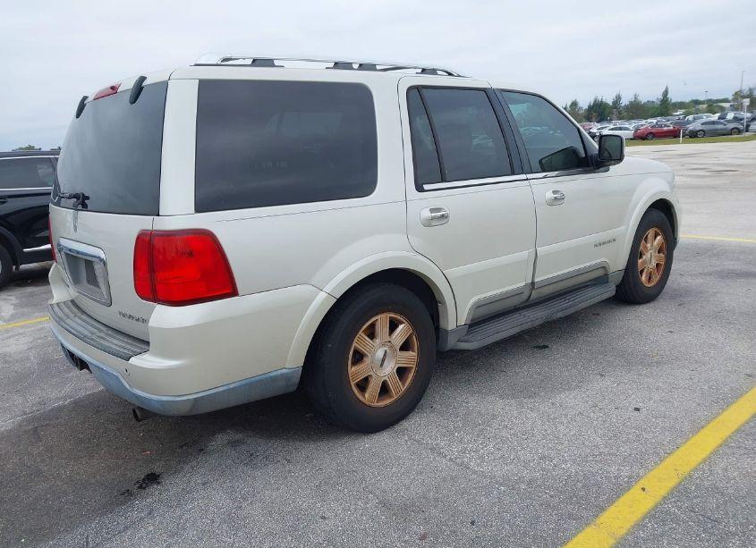 Photo 4 of 2004 Lincoln Navigator (VIN 5LMFU27R34LJ41169)