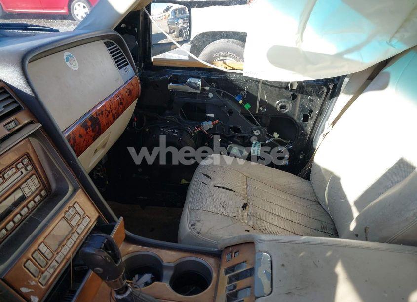 Photo 5 of 2003 Lincoln Navigator LUXURY/PREMIUM/ULTIMATE (VIN 5LMFU27R53LJ17969)