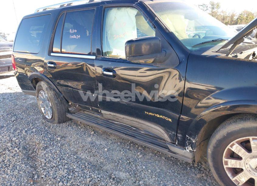 Photo 6 of 2003 Lincoln Navigator LUXURY/PREMIUM/ULTIMATE (VIN 5LMFU27R53LJ17969)