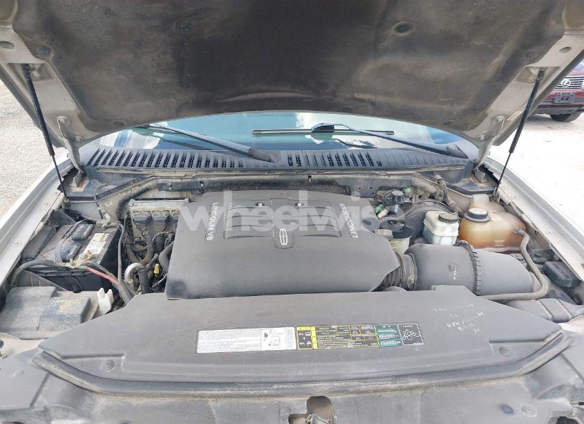 Photo 10 of 2003 Lincoln Navigator (VIN 5LMFU27R93LJ18137)