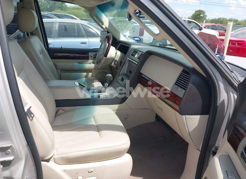 Photo 5 of 2003 Lincoln Navigator (VIN 5LMFU27R93LJ18137)