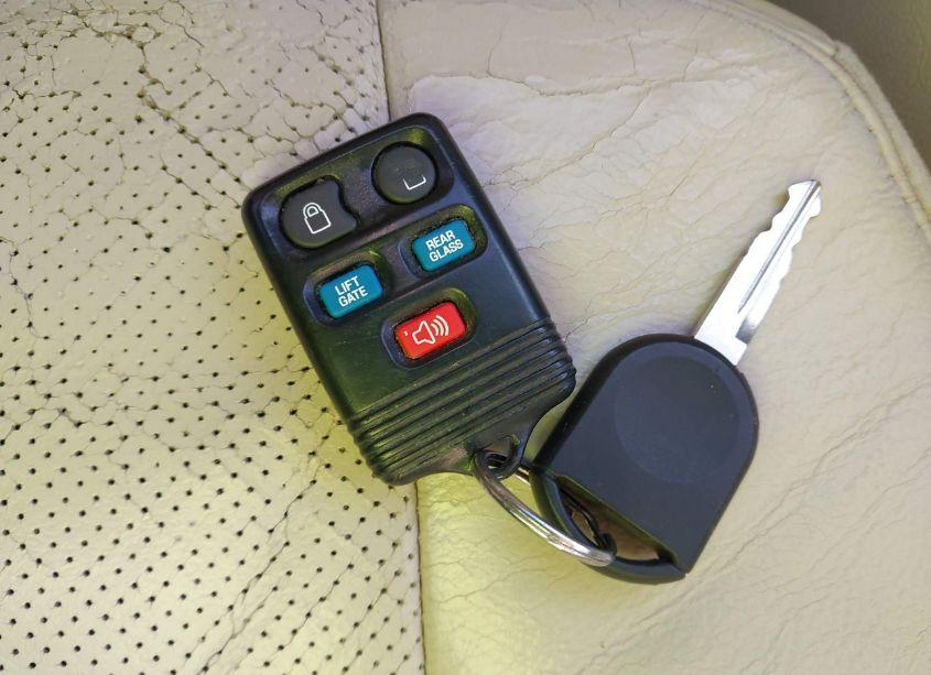 Photo 11 of 2003 Lincoln Navigator (VIN 5LMFU27RX3LJ48599)