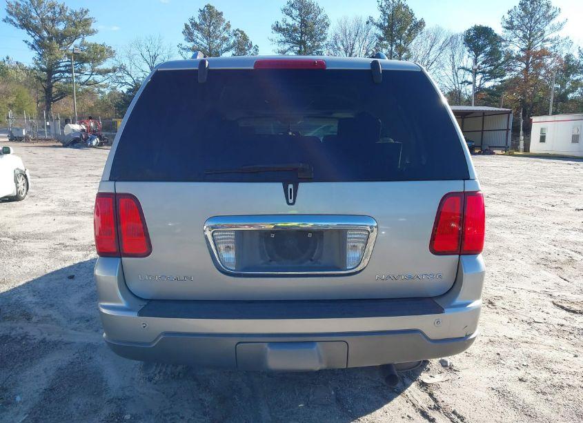 Photo 17 of 2003 Lincoln Navigator (VIN 5LMFU27RX3LJ48599)