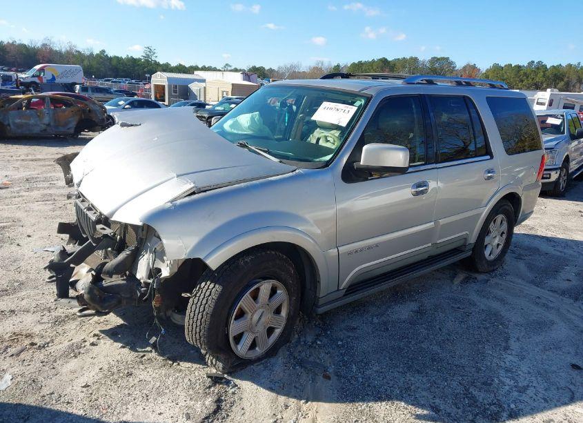Photo 2 of 2003 Lincoln Navigator (VIN 5LMFU27RX3LJ48599)
