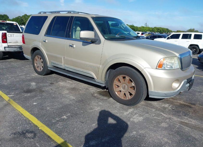 2004 Lincoln Navigator (VIN 5LMFU27RX4LJ08119) main photo