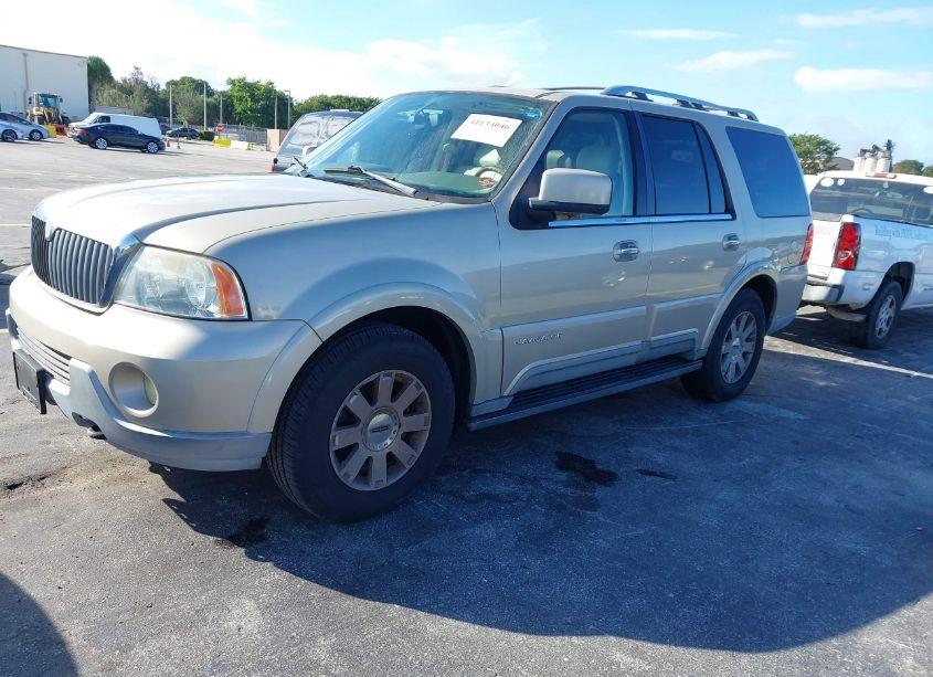 Photo 2 of 2004 Lincoln Navigator (VIN 5LMFU27RX4LJ08119)