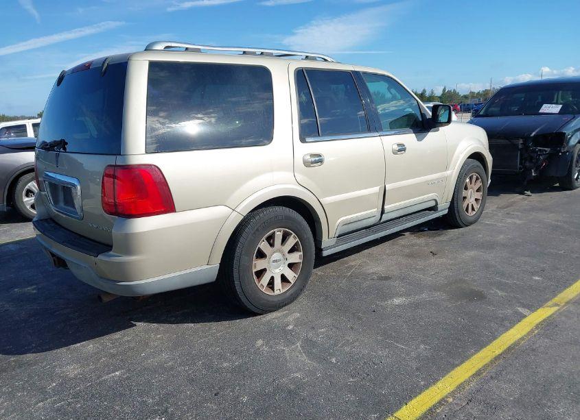 Photo 4 of 2004 Lincoln Navigator (VIN 5LMFU27RX4LJ08119)