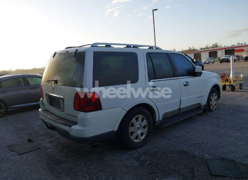 Photo 4 of 2004 Lincoln Navigator (VIN 5LMFU27RX4LJ34879)