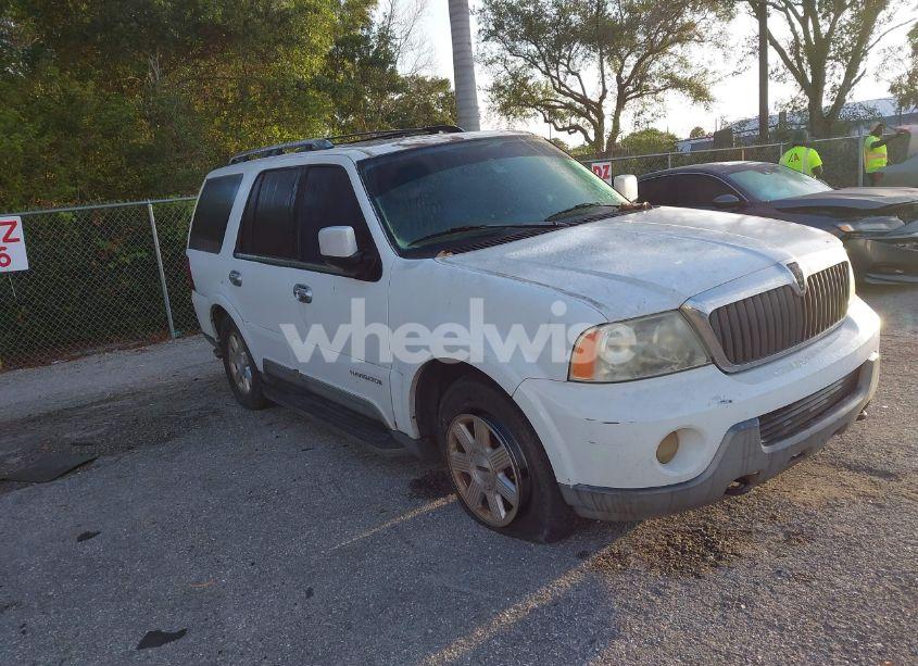 Photo 6 of 2004 Lincoln Navigator (VIN 5LMFU27RX4LJ34879)