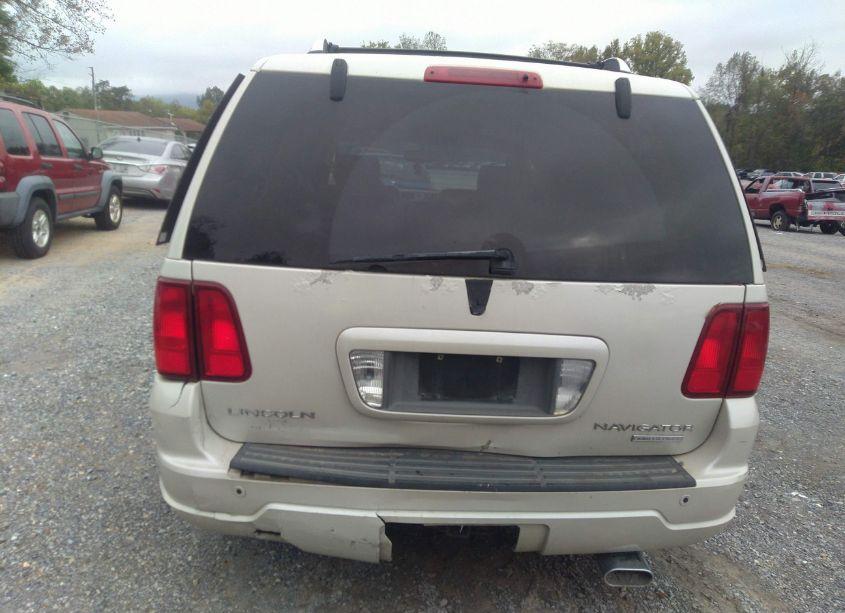 Photo 17 of 2005 Lincoln Navigator (VIN 5LMFU28505LJ18915)