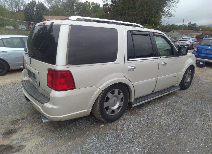 Photo 4 of 2005 Lincoln Navigator (VIN 5LMFU28505LJ18915)