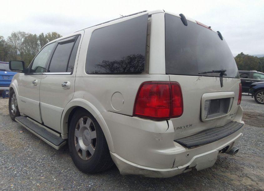 Photo 6 of 2005 Lincoln Navigator (VIN 5LMFU28505LJ18915)