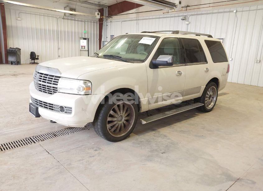Photo 2 of 2007 Lincoln Navigator ULTIMATE (VIN 5LMFU28517LJ07327)