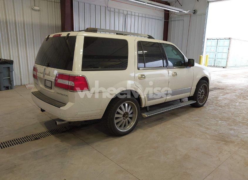 Photo 4 of 2007 Lincoln Navigator ULTIMATE (VIN 5LMFU28517LJ07327)