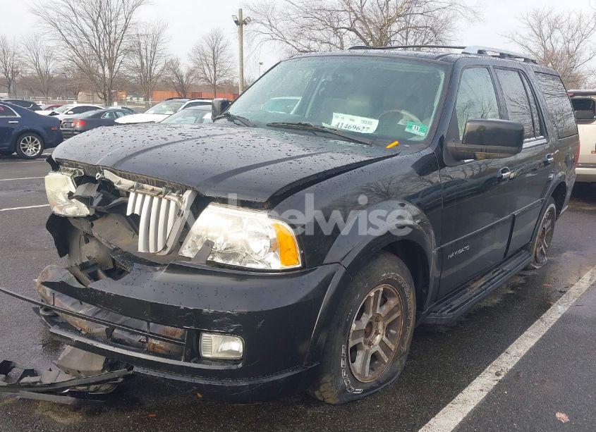 Photo 2 of 2005 Lincoln Navigator (VIN 5LMFU28535LJ11344)