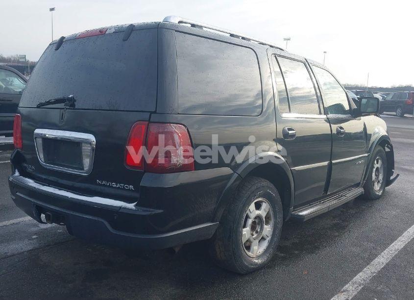 Photo 4 of 2005 Lincoln Navigator (VIN 5LMFU28535LJ11344)