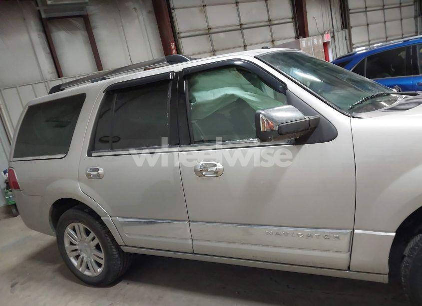 Photo 13 of 2007 Lincoln Navigator ULTIMATE (VIN 5LMFU28547LJ23358)