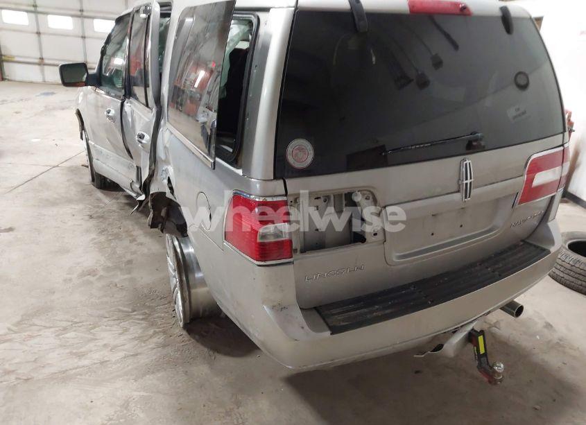 Photo 3 of 2007 Lincoln Navigator ULTIMATE (VIN 5LMFU28547LJ23358)