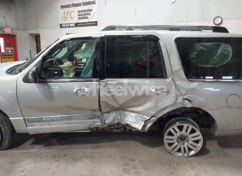 Photo 6 of 2007 Lincoln Navigator ULTIMATE (VIN 5LMFU28547LJ23358)