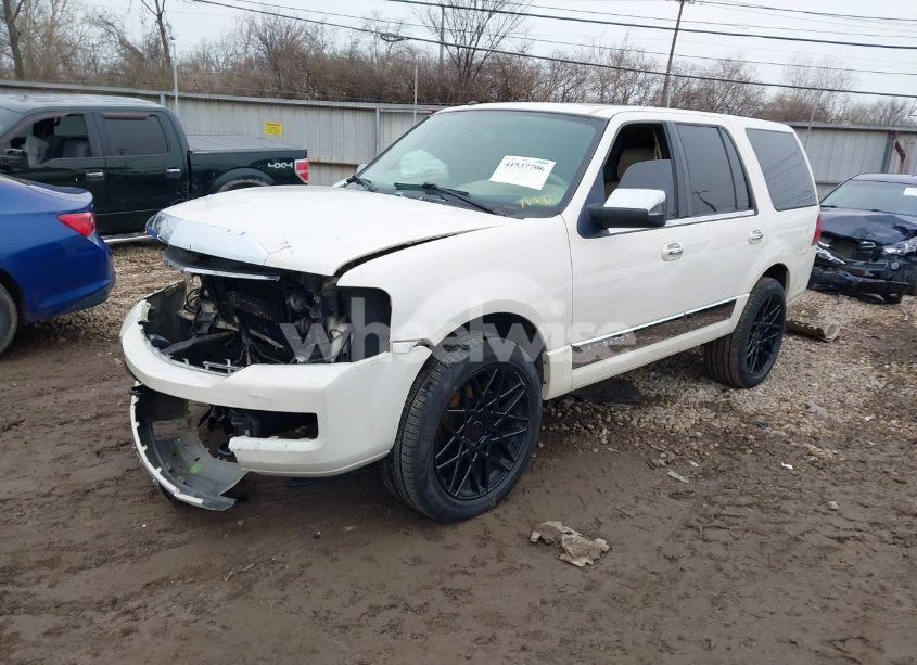 Photo 2 of 2007 Lincoln Navigator ULTIMATE (VIN 5LMFU28567LJ13270)