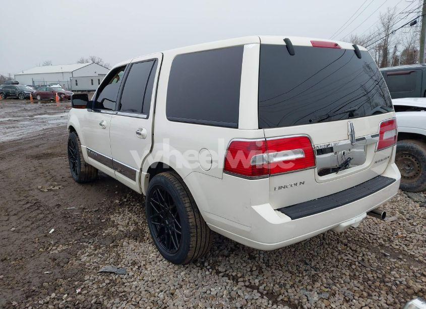 Photo 3 of 2007 Lincoln Navigator ULTIMATE (VIN 5LMFU28567LJ13270)