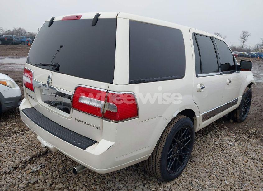 Photo 4 of 2007 Lincoln Navigator ULTIMATE (VIN 5LMFU28567LJ13270)