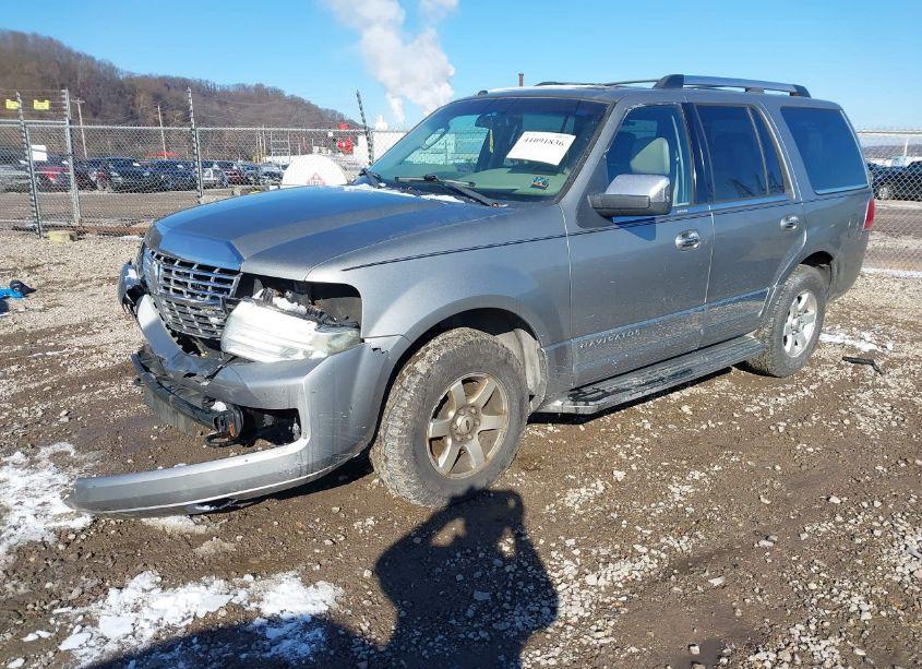 Photo 2 of 2008 Lincoln Navigator N/A (VIN 5LMFU28578LJ03977)