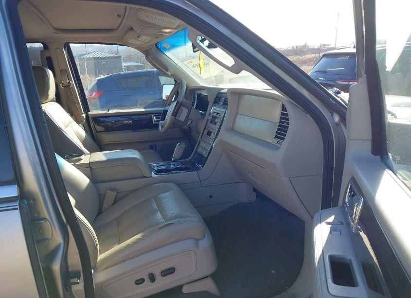 Photo 5 of 2008 Lincoln Navigator N/A (VIN 5LMFU28578LJ03977)