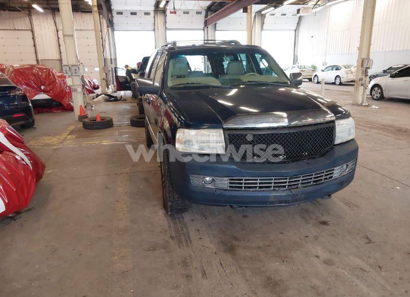 2007 Lincoln Navigator ULTIMATE (VIN 5LMFU28597LJ00335) main photo