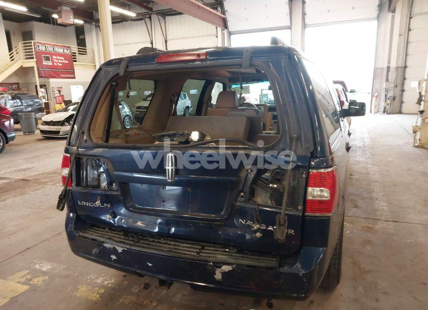 Photo 14 of 2007 Lincoln Navigator ULTIMATE (VIN 5LMFU28597LJ00335)