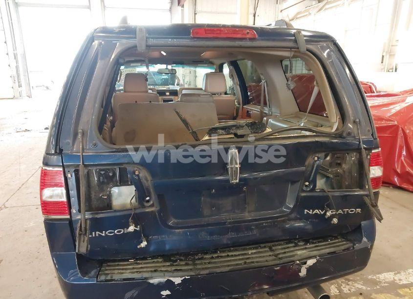 Photo 15 of 2007 Lincoln Navigator ULTIMATE (VIN 5LMFU28597LJ00335)