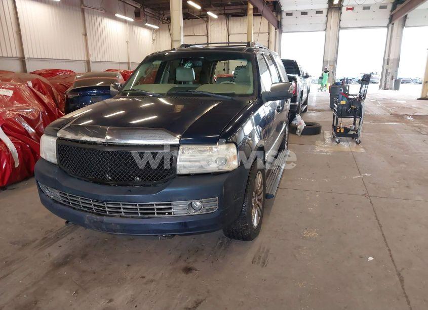 Photo 2 of 2007 Lincoln Navigator ULTIMATE (VIN 5LMFU28597LJ00335)