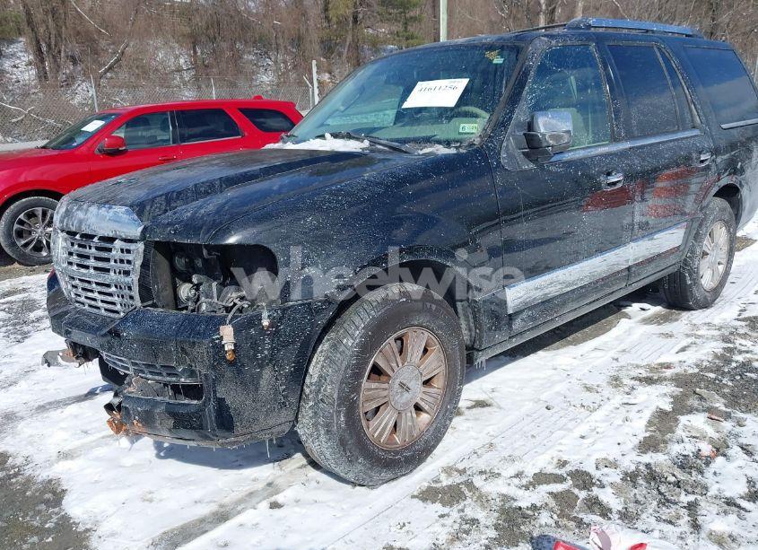Photo 2 of 2007 Lincoln Navigator ULTIMATE (VIN 5LMFU285X7LJ09190)