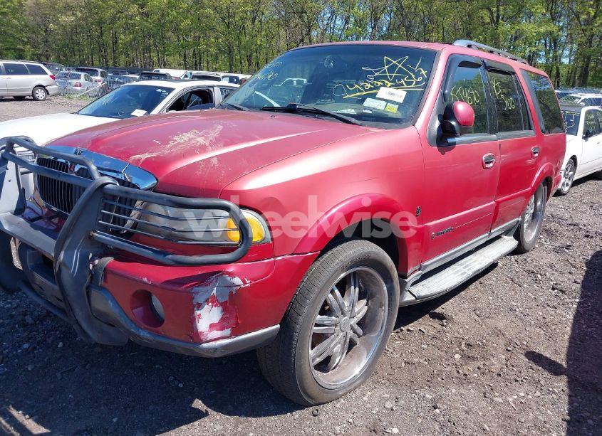 Photo 2 of 2001 Lincoln Navigator N/A (VIN 5LMFU28A61LJ03911)