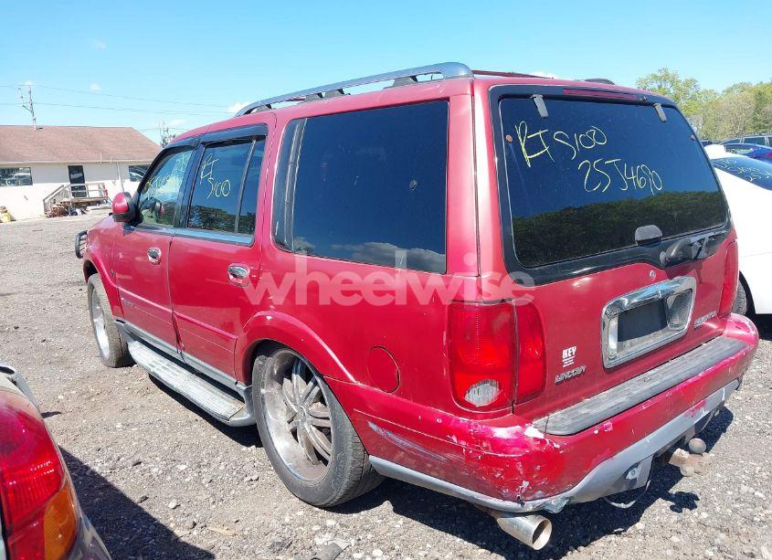 Photo 3 of 2001 Lincoln Navigator N/A (VIN 5LMFU28A61LJ03911)