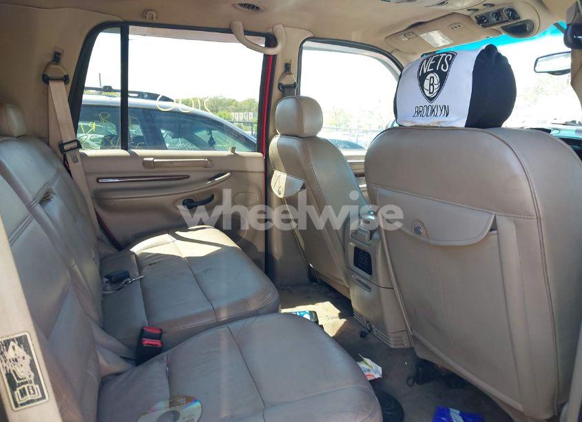 Photo 8 of 2001 Lincoln Navigator N/A (VIN 5LMFU28A61LJ03911)