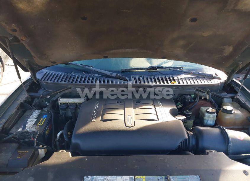 Photo 10 of 2003 Lincoln Navigator (VIN 5LMFU28R23LJ08936)