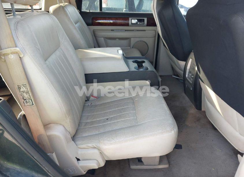 Photo 8 of 2003 Lincoln Navigator (VIN 5LMFU28R23LJ08936)