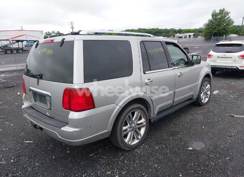 Photo 4 of 2003 Lincoln Navigator (VIN 5LMFU28R23LJ24893)
