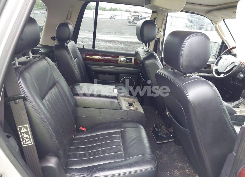 Photo 8 of 2003 Lincoln Navigator (VIN 5LMFU28R23LJ24893)