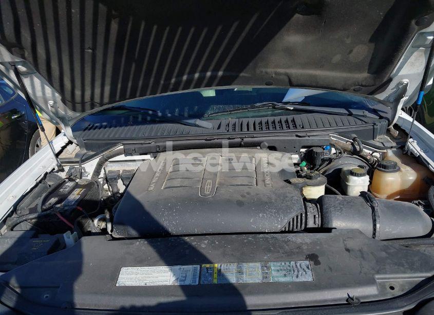 Photo 10 of 2003 Lincoln Navigator (VIN 5LMFU28R33LJ03048)