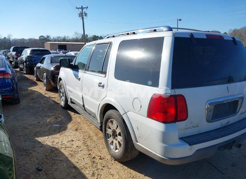 Photo 3 of 2003 Lincoln Navigator (VIN 5LMFU28R33LJ03048)