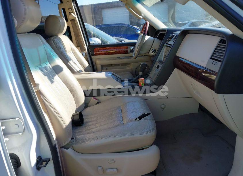 Photo 5 of 2003 Lincoln Navigator (VIN 5LMFU28R33LJ03048)