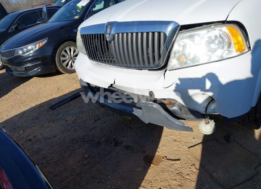 Photo 6 of 2003 Lincoln Navigator (VIN 5LMFU28R33LJ03048)