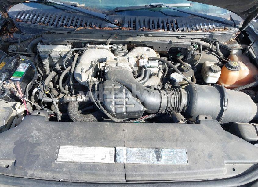 Photo 10 of 2003 Lincoln Navigator (VIN 5LMFU28R33LJ06855)