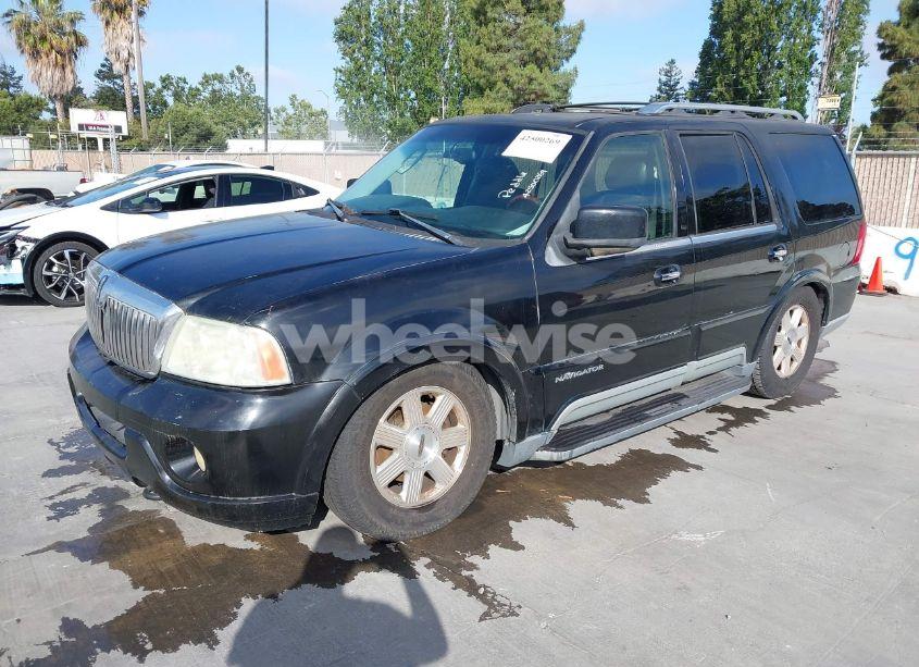 Photo 2 of 2003 Lincoln Navigator (VIN 5LMFU28R33LJ06855)