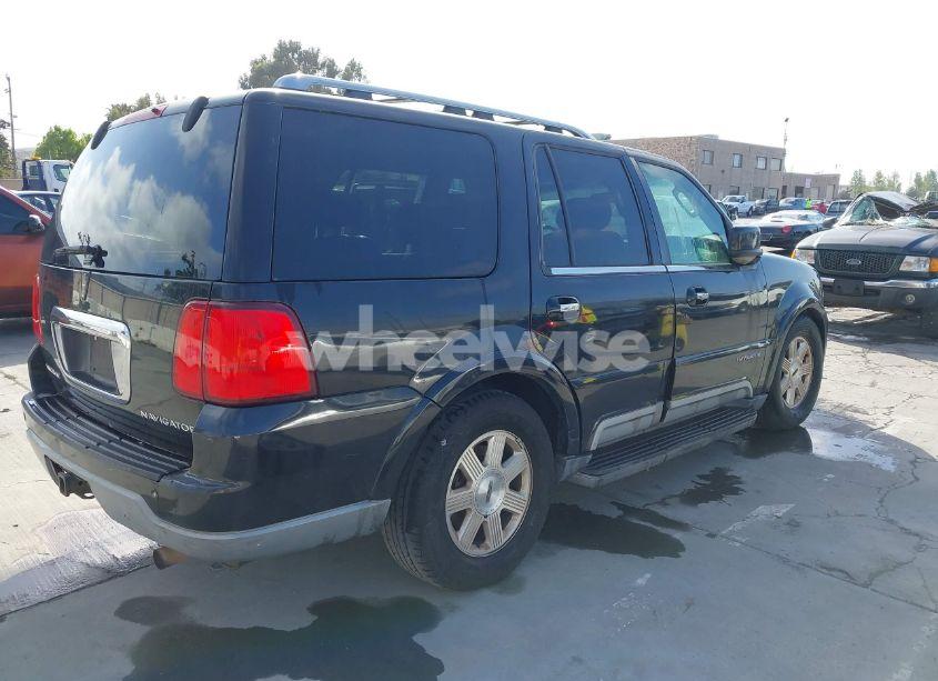 Photo 4 of 2003 Lincoln Navigator (VIN 5LMFU28R33LJ06855)