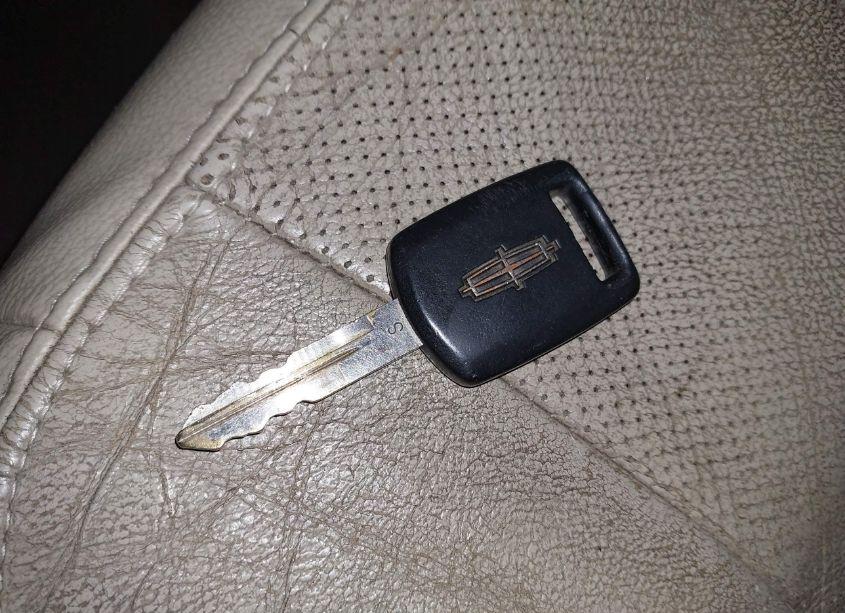 Photo 11 of 2004 Lincoln Navigator ULTIMATE (VIN 5LMFU28R54LJ31063)