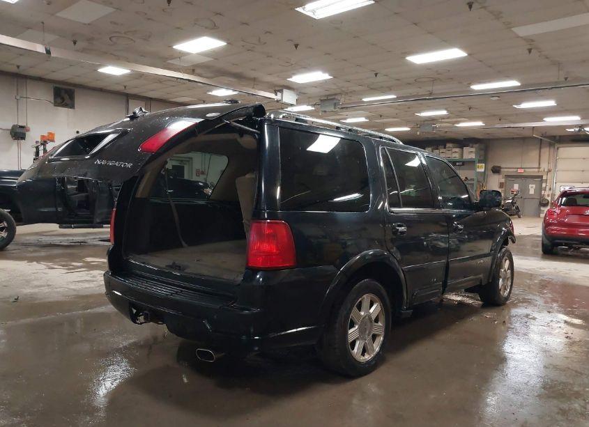 Photo 4 of 2004 Lincoln Navigator ULTIMATE (VIN 5LMFU28R54LJ31063)
